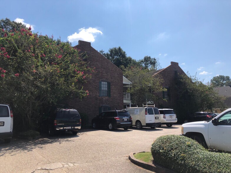 5637 Superior Dr, Baton Rouge, LA à louer - Photo du bâtiment - Image 3 de 26