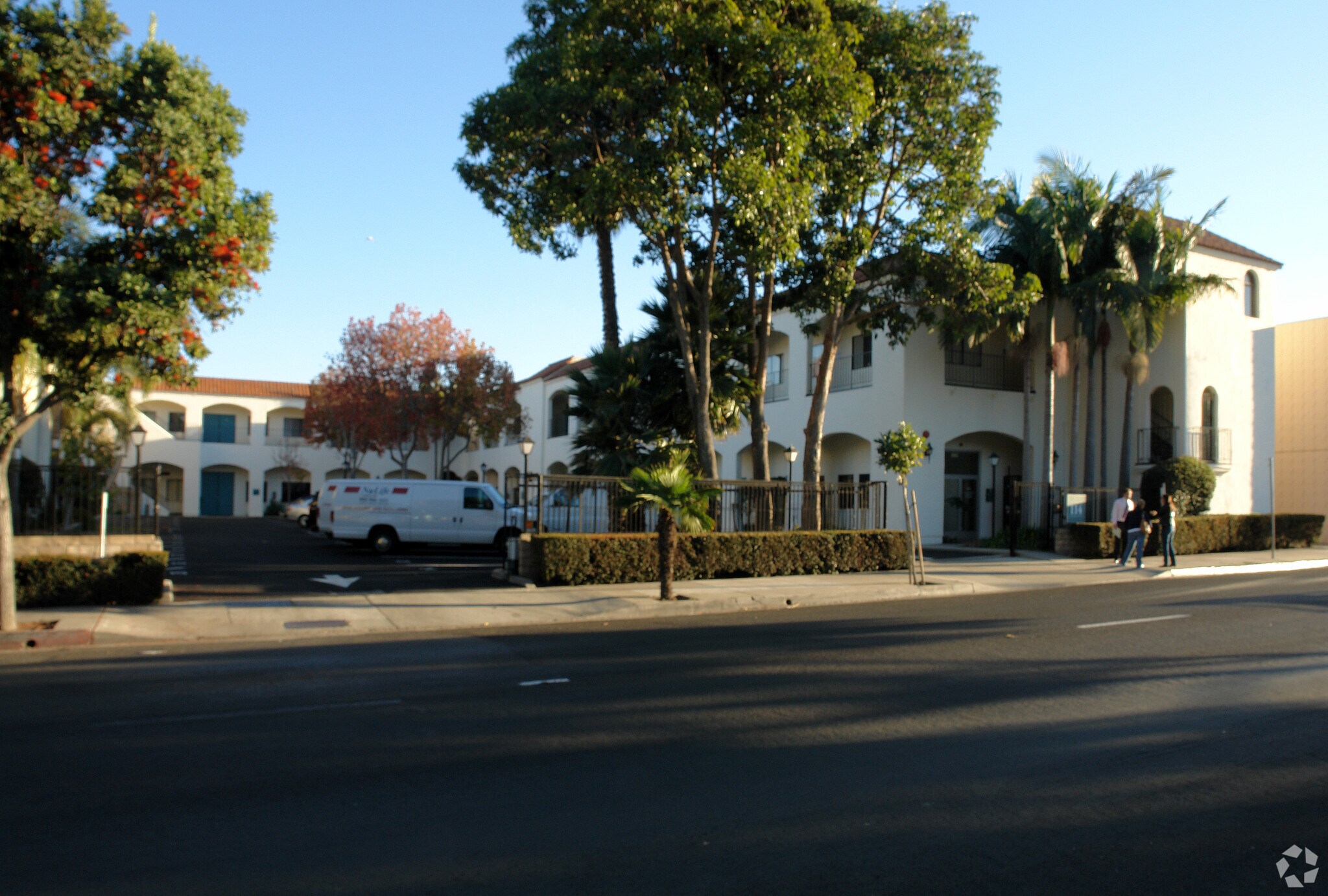 114 E Haley St, Santa Barbara, CA à louer Photo principale- Image 1 de 6
