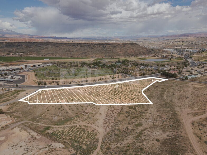 1777 Dixie Dr, Saint George, UT à vendre - Photo du bâtiment - Image 2 de 4