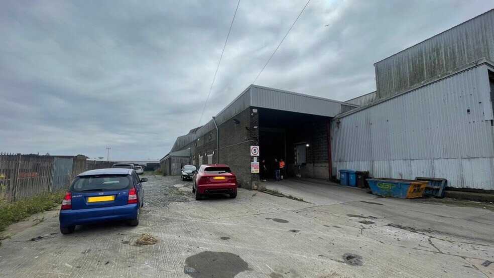 Freightliner Rd, Hull à louer - Photo du bâtiment - Image 3 de 4