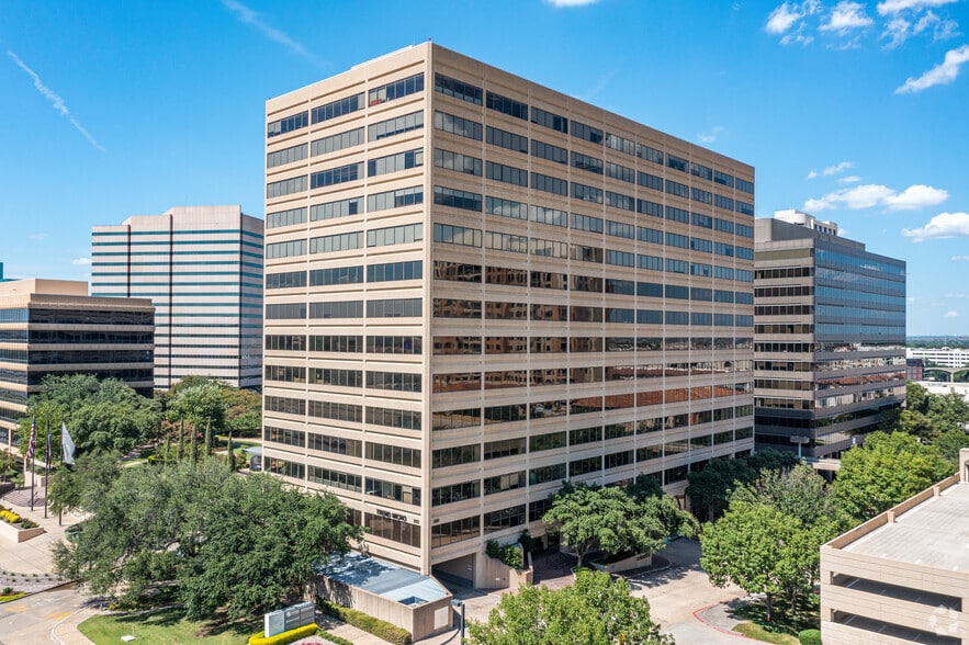 225 E John Carpenter Fwy, Irving, TX à louer - Photo du bâtiment - Image 2 de 7