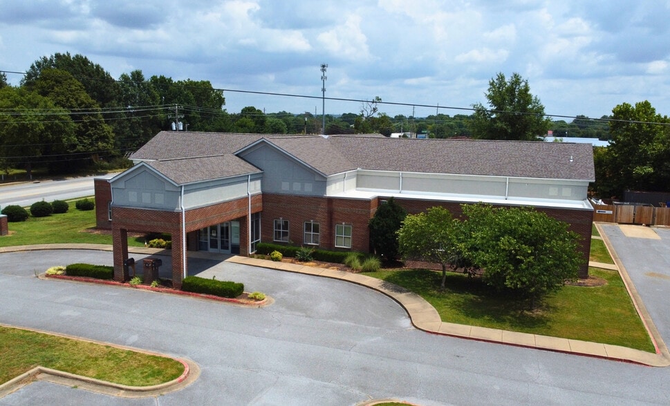 3409 Elm Springs Rd, Springdale, AR for lease - Building Photo - Image 1 of 9