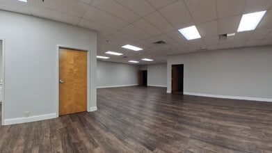 6230 Regency Pky, Norcross, GA à louer - Vidéo sur l’inscription commerciale 