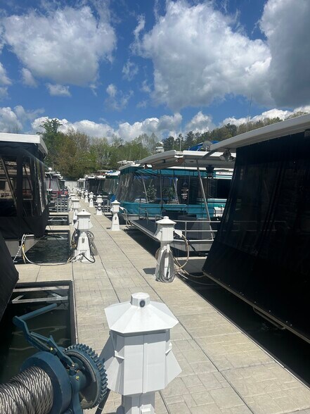 1581 Kentucky Rte 2275, Staffordsville, KY à vendre - Photo du bâtiment - Image 3 de 11