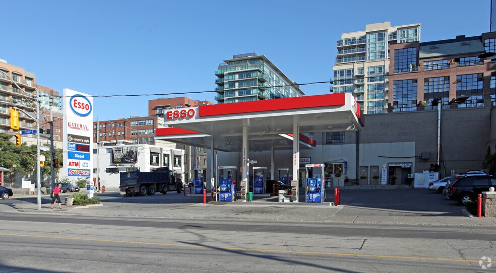 176 Front St, Toronto, ON for sale - Primary Photo - Image 1 of 1