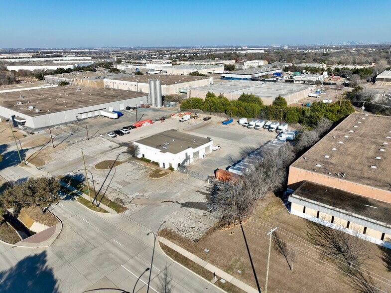 408 N Great Southwest Pky, Arlington, TX à louer - Photo du bâtiment - Image 2 de 47