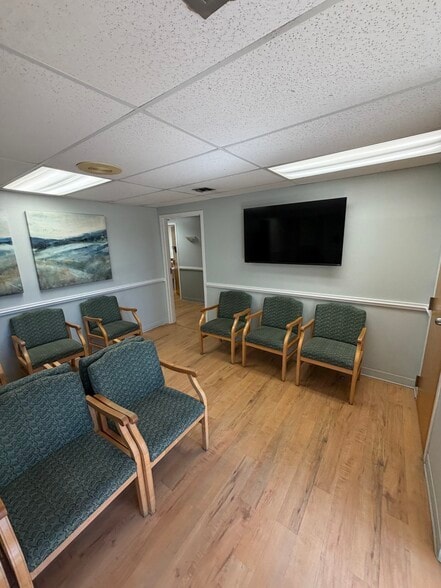 118 Dudley St, Providence, RI for lease - Building Photo - Image 3 of 8