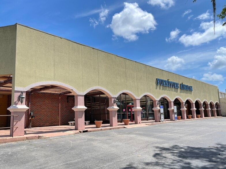 1420 NW 23rd Ave, Gainesville, FL for lease - Primary Photo - Image 1 of 8