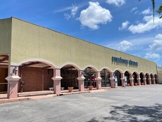 Plus de détails pour 2320-2330 NW 13th St, Gainesville, FL - Commerce de détail à louer