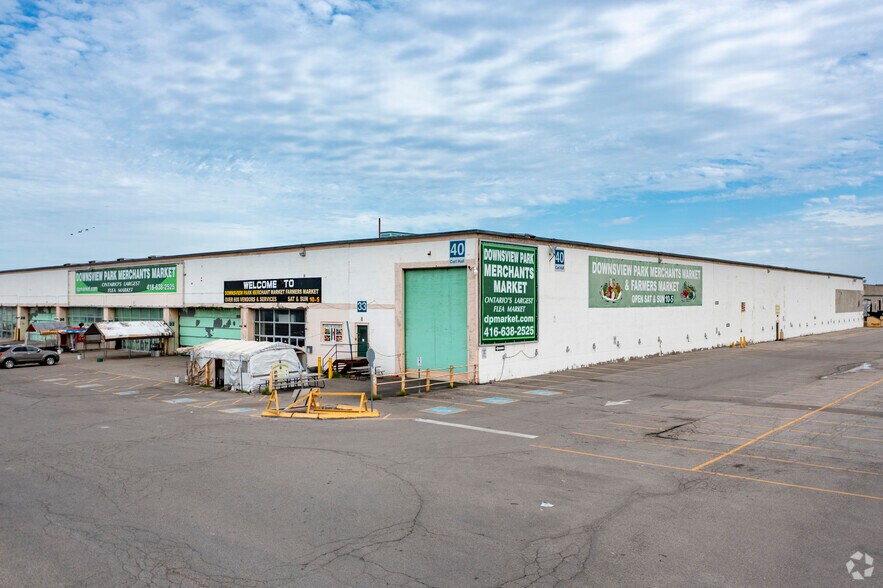 40 Carl Hall Rd, Toronto, ON à louer - Photo du bâtiment - Image 3 de 6