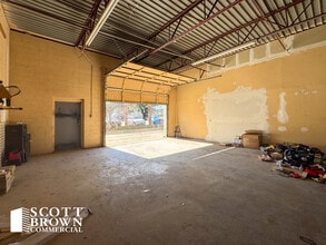 10420 Plano Rd, Dallas, TX for lease Interior Photo- Image 2 of 2