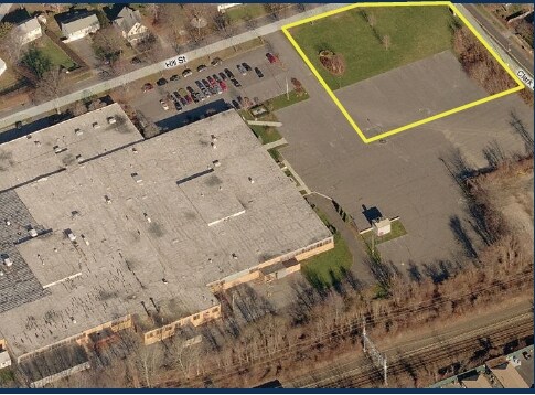 155A Hill St, Milford, CT à vendre - Photo du bâtiment - Image 2 de 3