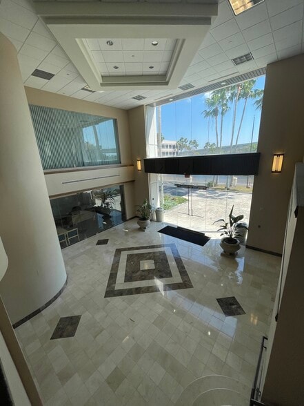 15500 Lightwave Dr, Clearwater, FL for lease - Interior Photo - Image 3 of 12