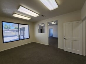 445 W Dakota Ave, Fresno, CA à vendre Photo intérieure- Image 2 de 6