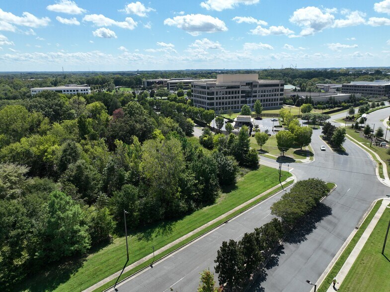 1633 Arrowood Road, Charlotte, NC à vendre - Aérien - Image 2 de 9