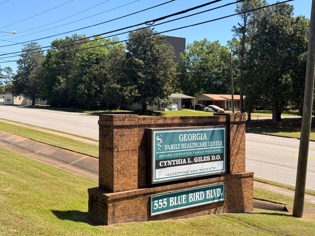 555 Bluebird Blvd, Fort Valley, GA à vendre - Photo du bâtiment - Image 3 de 19