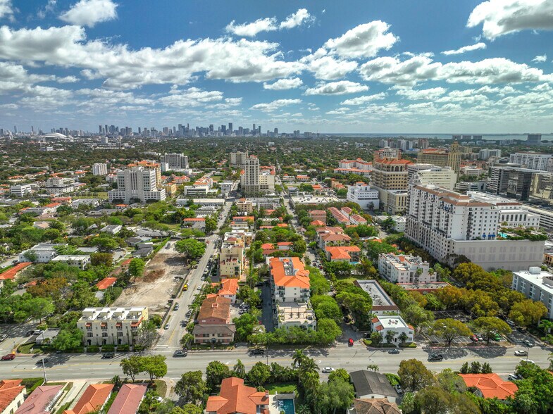 15 Existing Income Producing Rental Unit portfolio of 2 properties for sale on LoopNet.ca - Aerial - Image 3 of 8