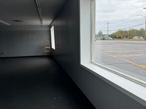 1270-1276 Fairport Rd, Fairport, NY for lease Interior Photo- Image 1 of 1