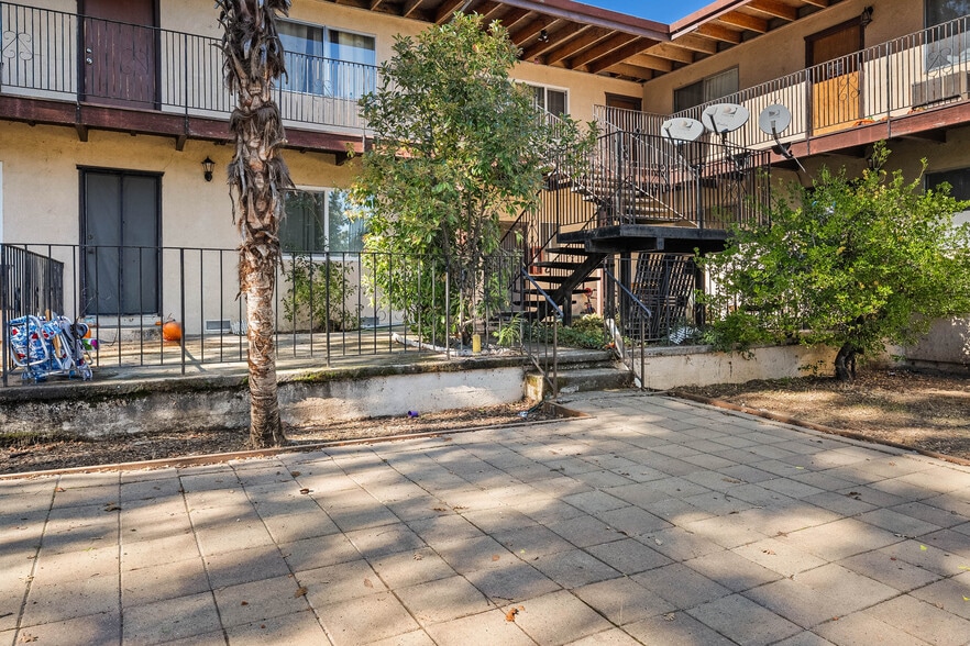 4584 S Terrace Ave, Lakeport, CA à vendre - Photo du bâtiment - Image 2 de 43