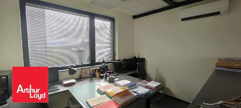 Office in Nogent-le-Phaye for lease - Interior Photo - Image 2 of 4