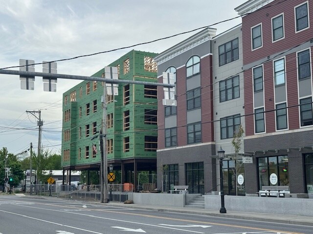 17 Park St, Essex Junction, VT for lease Building Photo- Image 1 of 3