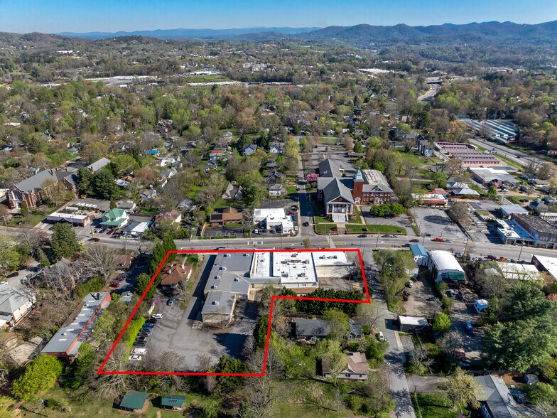 544 Haywood Rd, Asheville, NC à vendre - Photo du bâtiment - Image 3 de 31