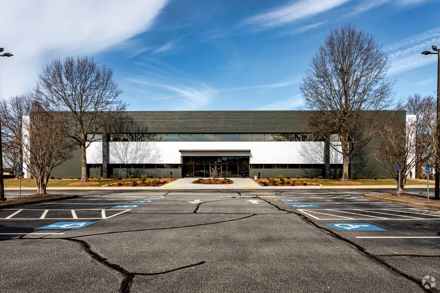 1001 Keys Dr, Greenville, SC for lease - Building Photo - Image 3 of 10