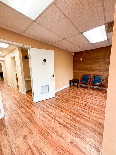 115 S Munford St, Covington, TN for sale - Lobby - Image 3 of 18