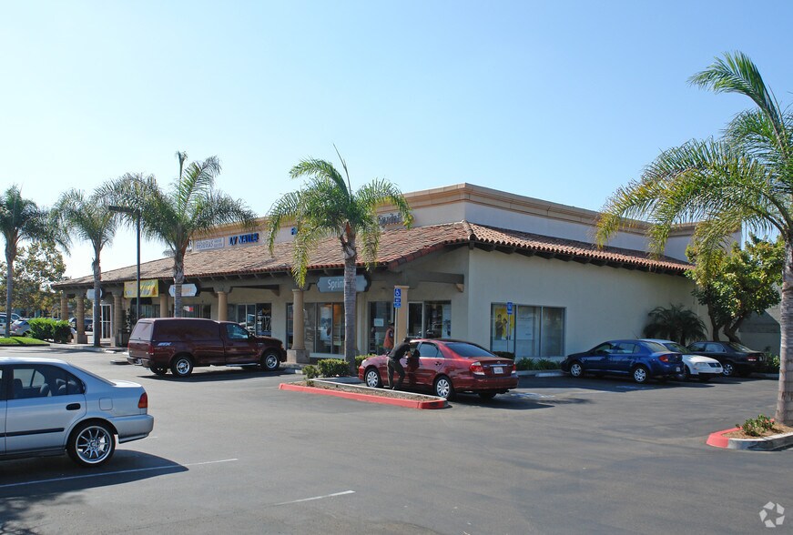 3550-3680 Rosecrans St, San Diego, CA for lease - Building Photo - Image 2 of 3