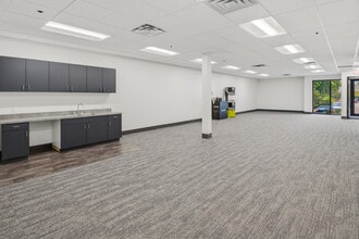 1301 Corporate Center Dr, Eagan, MN for lease Interior Photo- Image 1 of 9