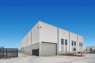 15881 Terminal Ct, Chino, CA à louer Photo du bâtiment- Image 2 de 6
