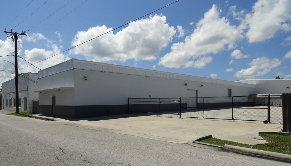 534 Saint Johns St, Cocoa, FL for sale - Primary Photo - Image 1 of 3