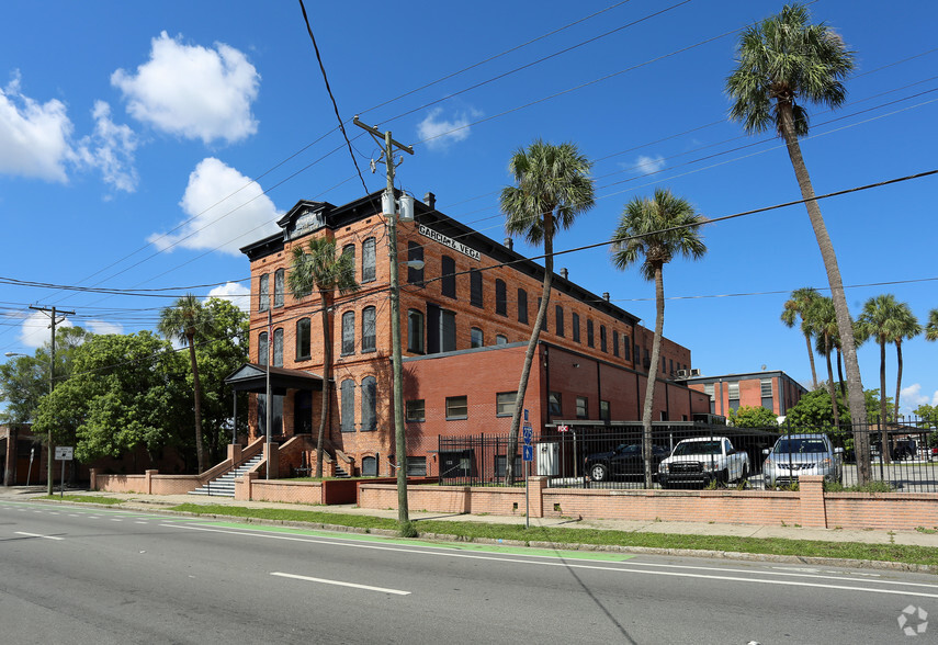 3104 N Armenia Ave, Tampa, FL for lease - Building Photo - Image 1 of 35