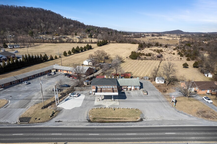 2740 Northwestern Pike, Winchester, VA à vendre - Photo du bâtiment - Image 2 de 4