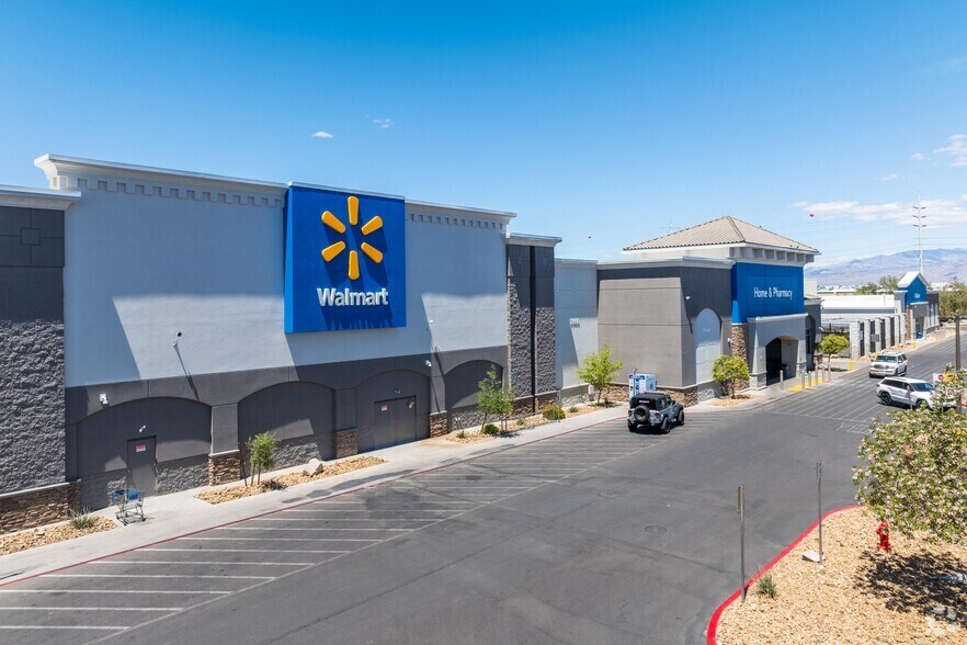 3950 W Lake Mead Blvd, North Las Vegas, NV à louer - Photo du bâtiment - Image 2 de 10
