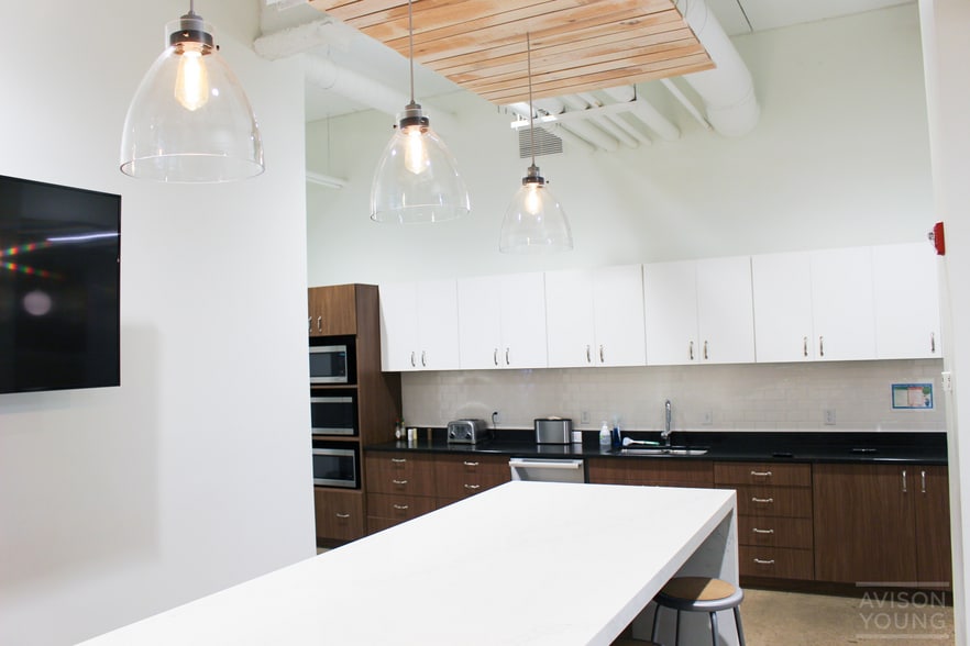 9855 W 78th St, Eden Prairie, MN for lease - Interior Photo - Image 3 of 10