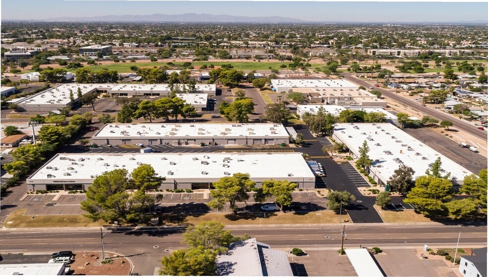 11049 N 23rd Dr, Phoenix, AZ for lease - Building Photo - Image 2 of 4