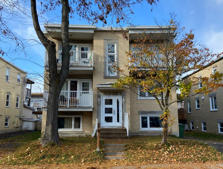 301 Rue Des Lilas E, Québec, QC for sale - Primary Photo - Image 1 of 1