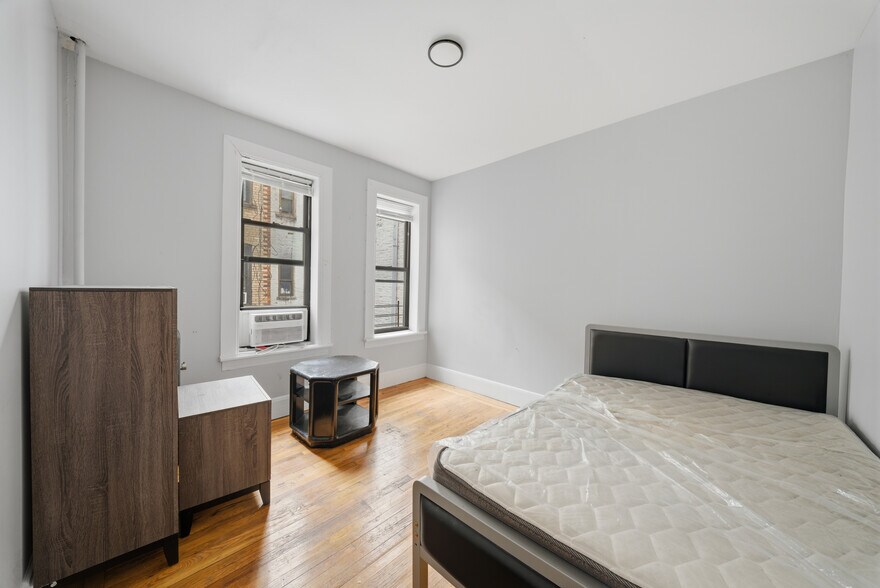 2057 Ocean Ave, Brooklyn, NY à vendre - Photo intérieure - Image 3 de 12