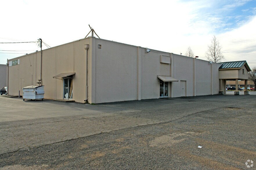2325-2335 Athens Ave, Redding, CA à vendre - Photo du bâtiment - Image 2 de 10