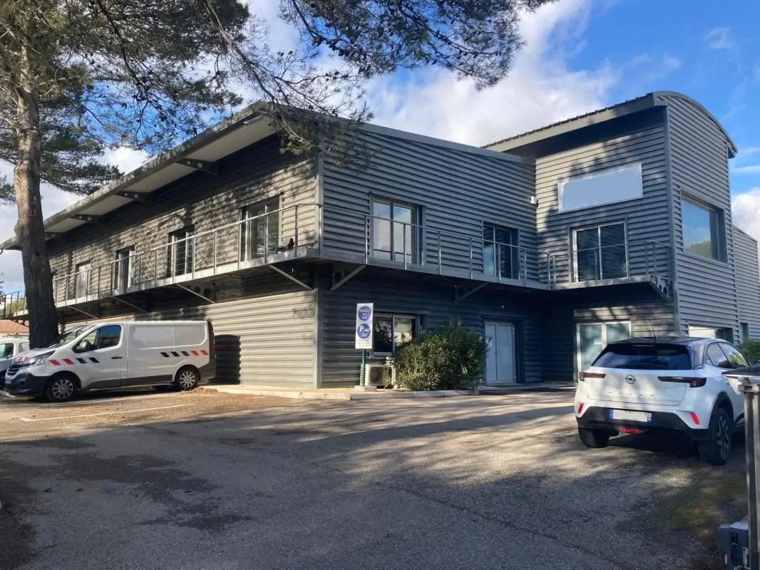 Industrial in Signes for lease Building Photo- Image 1 of 11