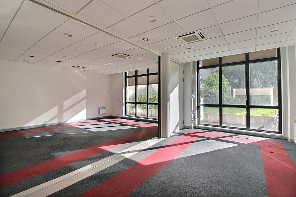 31-35 Rue Froidevaux, Paris for lease Interior Photo- Image 1 of 5