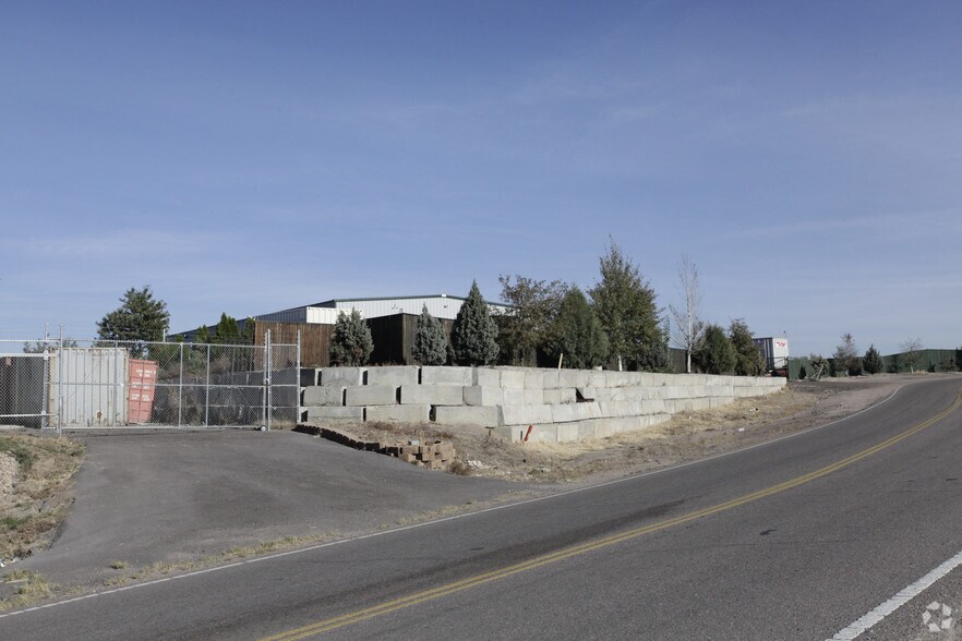 7905 I-76 Service Rd, Commerce City, CO à louer - Photo du bâtiment - Image 2 de 8