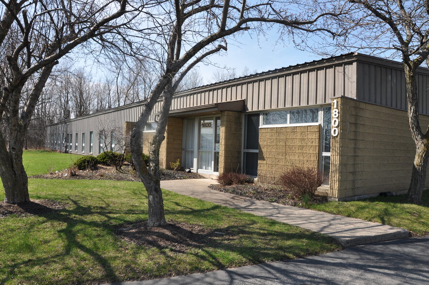 1800 Brighton Henrietta Town Line Rd, Rochester, NY for sale - Building Photo - Image 1 of 1