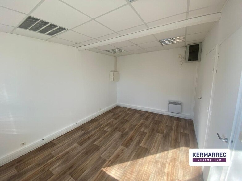 Office in Rennes for lease - Interior Photo - Image 3 of 3