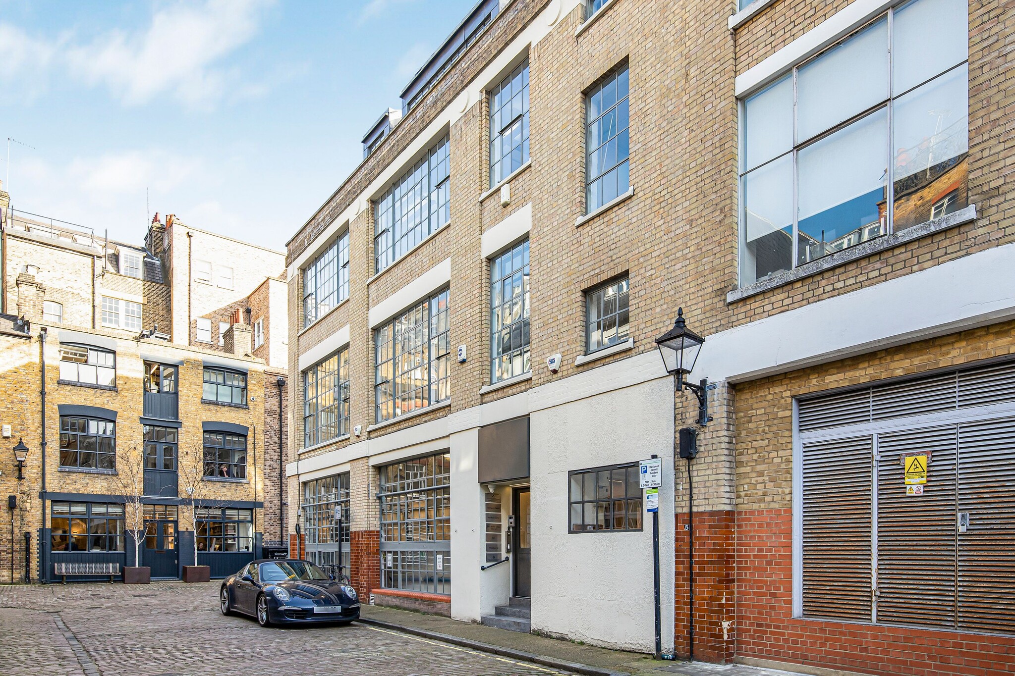 22 Cross Keys Close, London for lease Primary Photo- Image 1 of 4