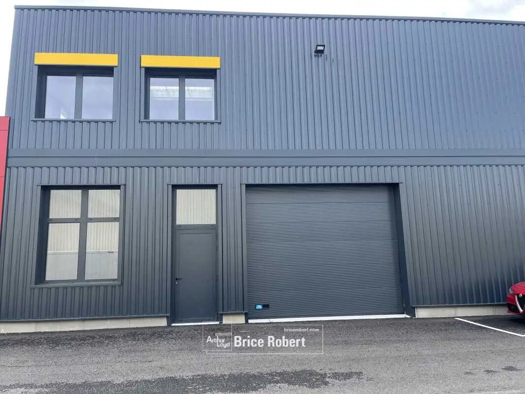 Office in Neuville-sur-Saône for lease Building Photo- Image 1 of 5