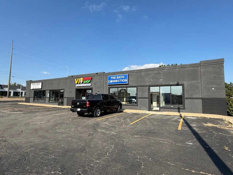 4218 N Sheridan Rd, Peoria, IL à louer - Photo du bâtiment - Image 2 de 2