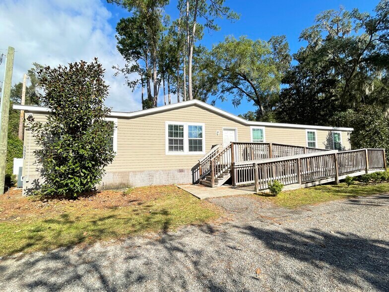 5902 NW 1st Pl, Gainesville, FL à louer - Photo principale - Image 1 de 10