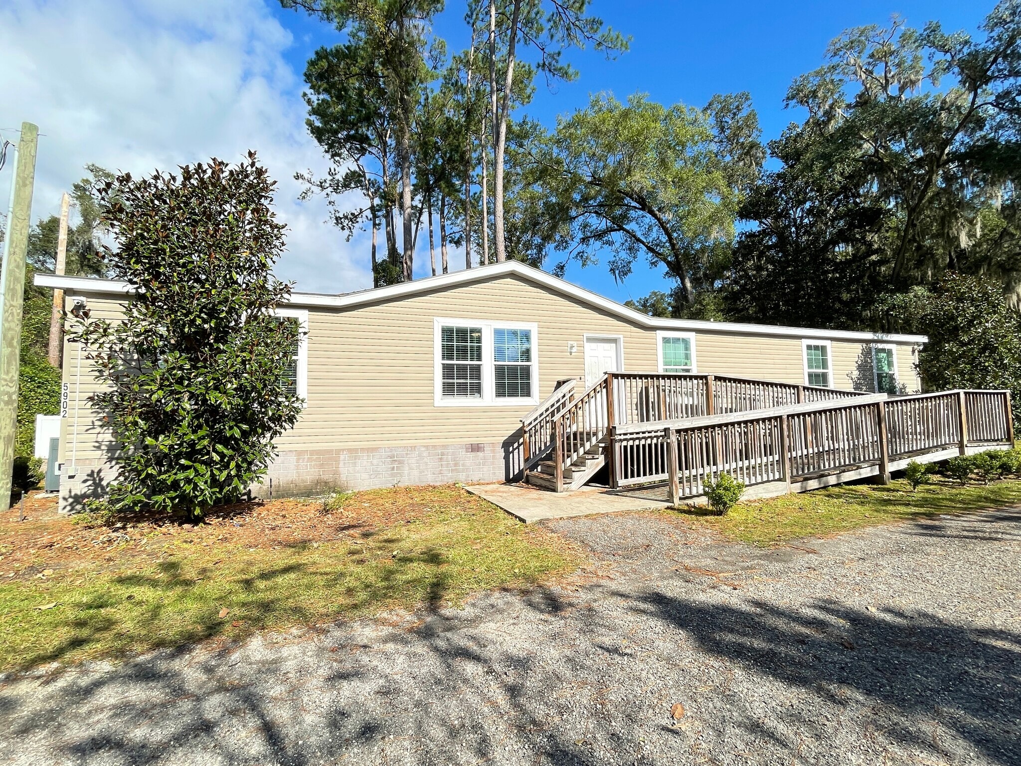 5902 NW 1st Pl, Gainesville, FL à louer Photo principale- Image 1 de 11